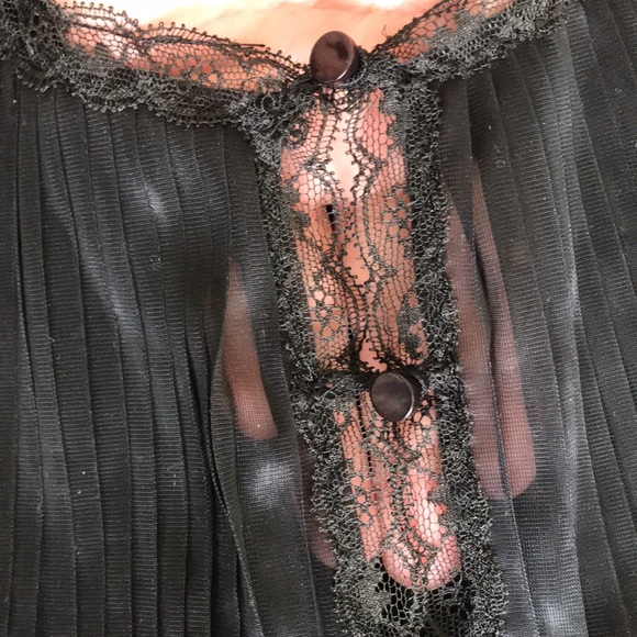 Vintage 1960s Vanity Fair Black Sheer Lingerie Size Medium. - Picture 9 of 9